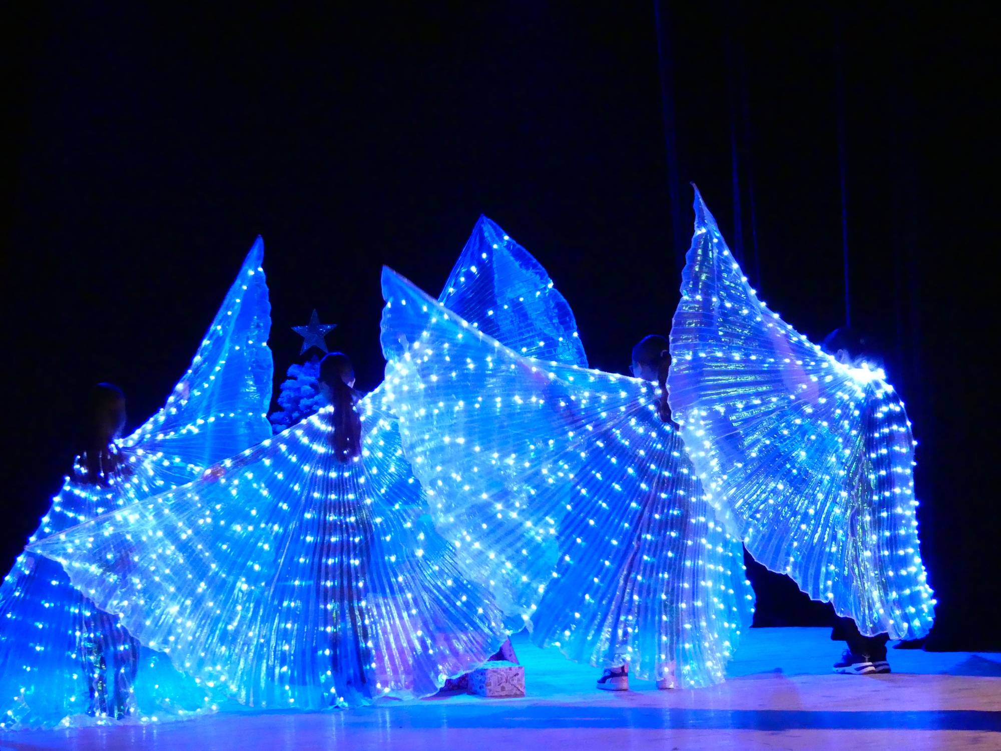  Нова Загора посрещна коледната магия с премиерата на 